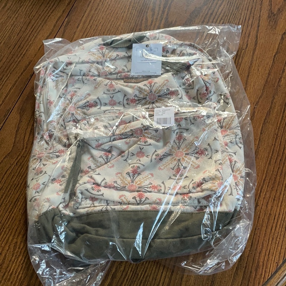 NWT Women’s O’Neil backpack